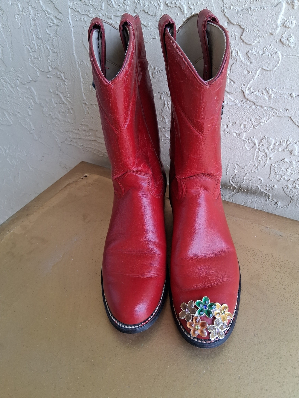 Red Women's Western Boots with Floral Toe Accent